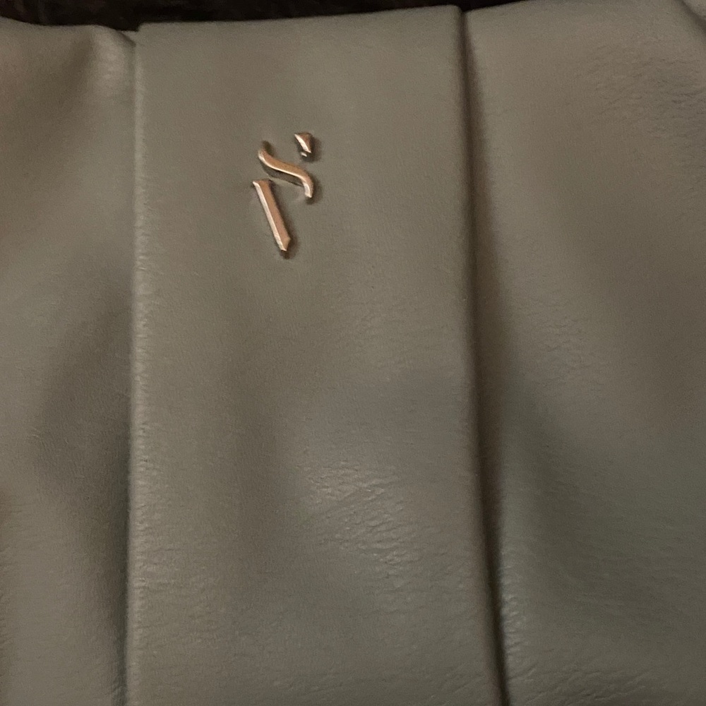 Simply Vera Vera Wang Slate Blue Pleated Wristlet - Picture 3 of 5